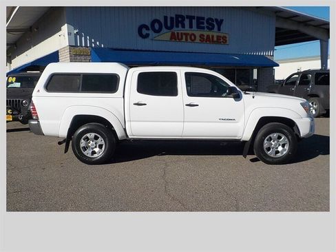 Used 2013 Toyota Tacoma 4x4 Double Cab w/ SR5 Pkg image 11