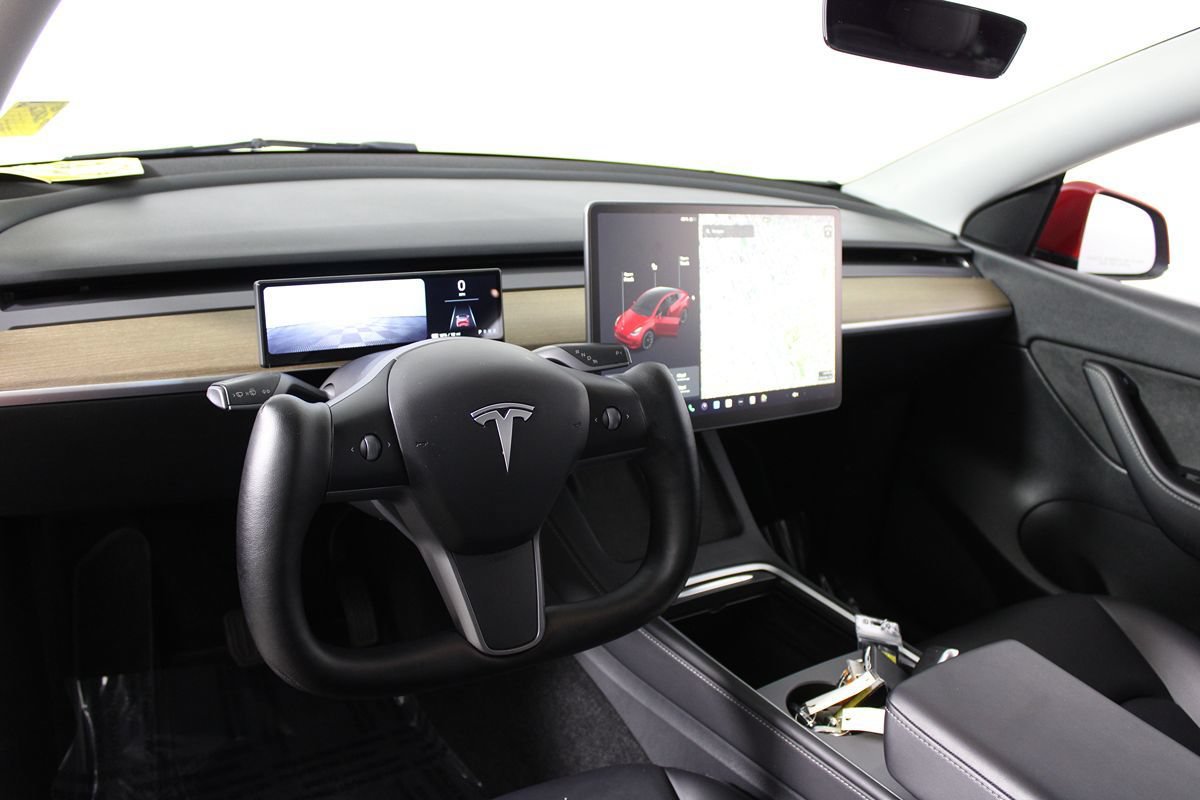 Used 2022 Tesla Model Y Long Range AWD/4WD image 12
