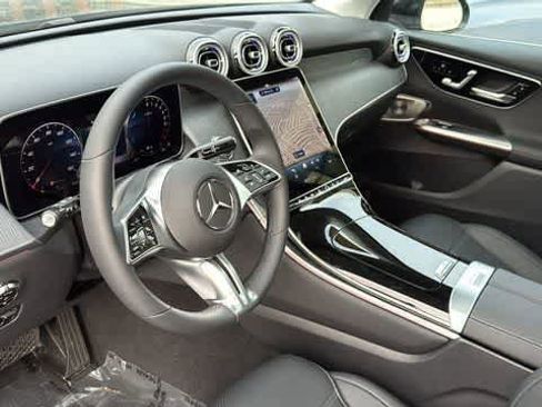 Used 2025 Mercedes-Benz GLC 350e 4MATIC image 26
