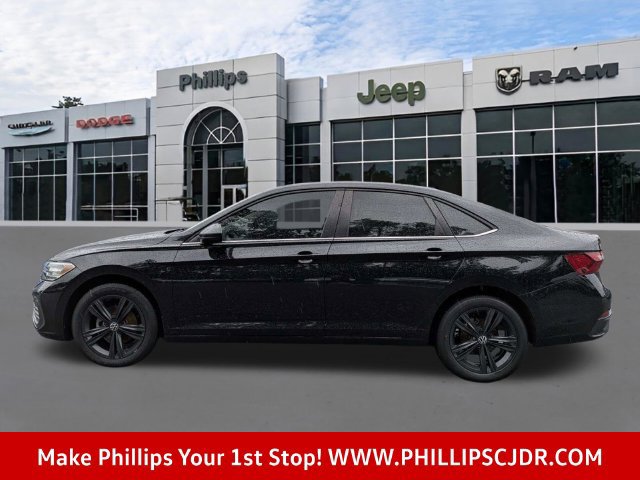 Used 2023 Volkswagen Jetta SE FWD image 6