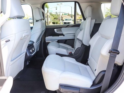 Certified 2025 Ford Expedition Platinum AWD/4WD image 16