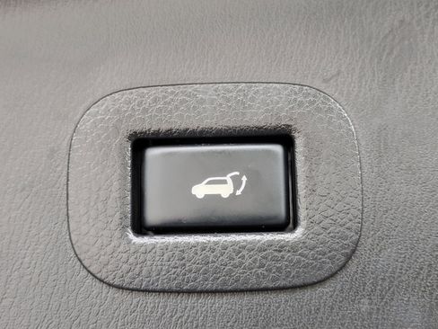Used 2019 Nissan Armada SV w/ Driver Package RWD image 33