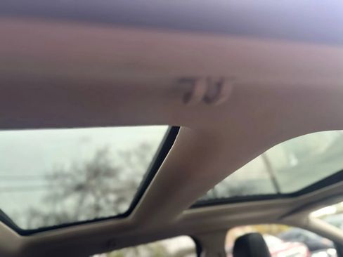 Used 2012 Ford Edge Limited w/ Vision Pkg image 16