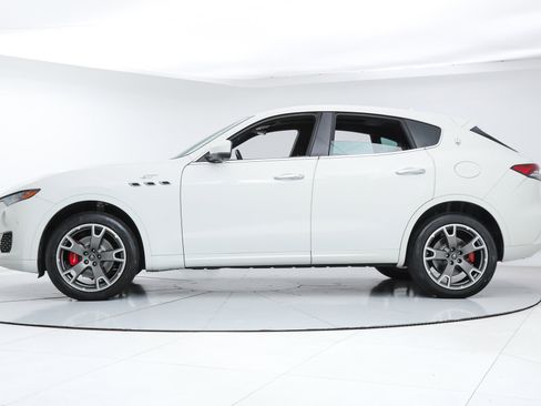 Certified 2023 Maserati Levante GT image 2