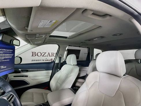 Used 2024 Kia Telluride EX w/ EX Captain's Chair Package FWD image 27