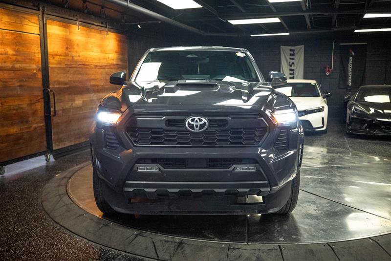 Used 2024 Toyota Tacoma TRD Sport w/ TRD Sport Upgrade Package AWD/4WD image 4