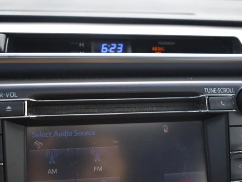 Used 2015 Toyota RAV4 XLE FWD image 20