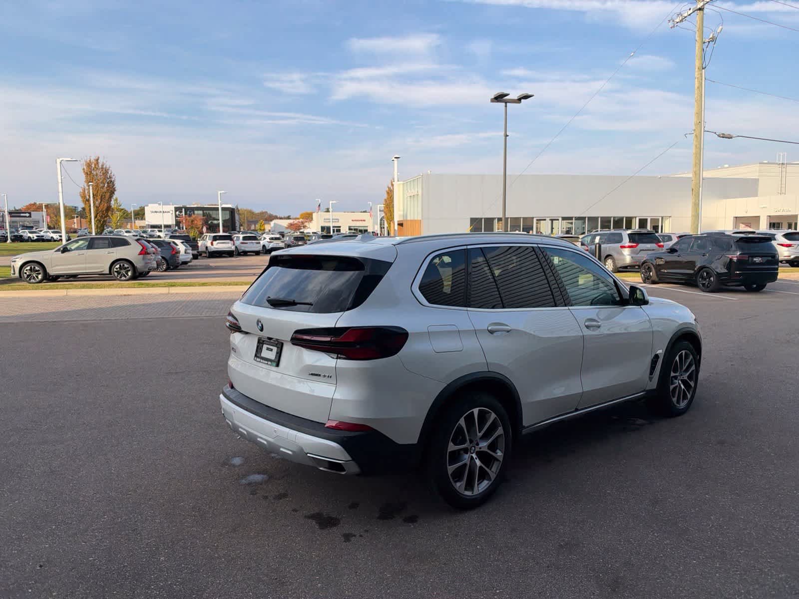 Used 2024 BMW X5 xDrive40i w/ Premium Package AWD/4WD image 5