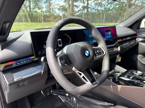 Used 2027 BMW 530i xDrive w/ M Sport Package AWD/4WD image 14