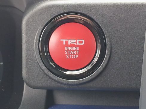 Used 2025 Toyota Tacoma TRD Off-Road AWD/4WD image 31