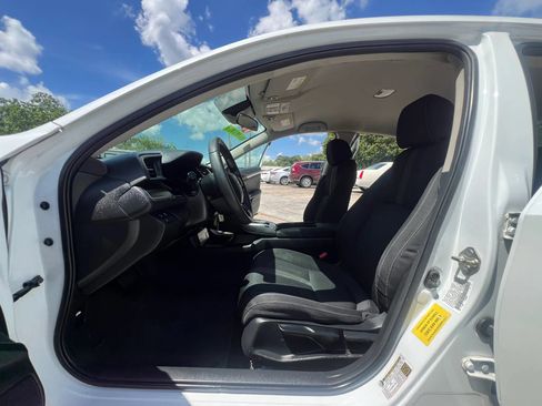 Used 2019 Honda Civic LX image 9