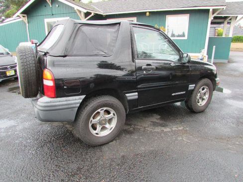 Used 1999 Chevrolet Tracker 4WD Convertible w/ Preferred Equipment Group 2 image 4