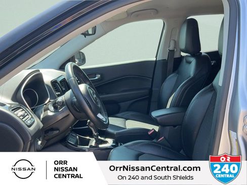 Used 2019 Jeep Compass Latitude FWD image 17