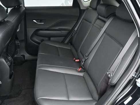 Used 2025 Hyundai Kona Limited FWD image 16