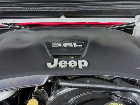 Used 2020 Jeep Wrangler Unlimited Rubicon w/ Uconnect 4C Nav & Sound Group AWD/4WD image 45