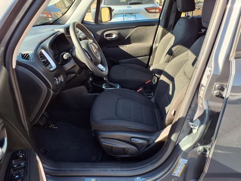 Used 2021 Jeep Renegade Latitude image 17