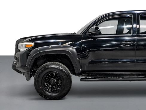 Used 2018 Toyota Tacoma SR w/ SR Convenience Package AWD/4WD image 10