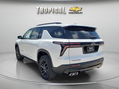 New 2026 Chevrolet Traverse LT image 2