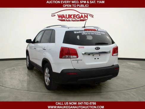 Used 2013 Kia Sorento LX w/ Convenience Pkg FWD image 5
