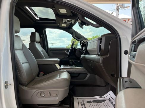 Used 2022 Chevrolet Silverado 1500 LTZ w/ LTZ Convenience Package II image 19