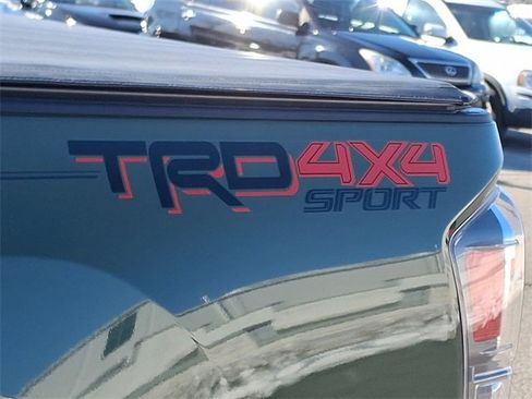 Used 2022 Toyota Tacoma TRD Sport image 32
