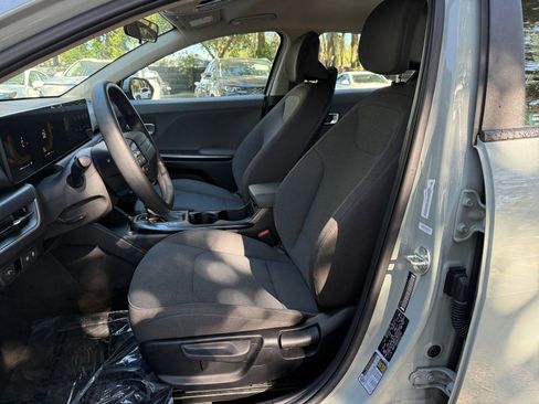 Used 2025 Kia K4 LXS image 30