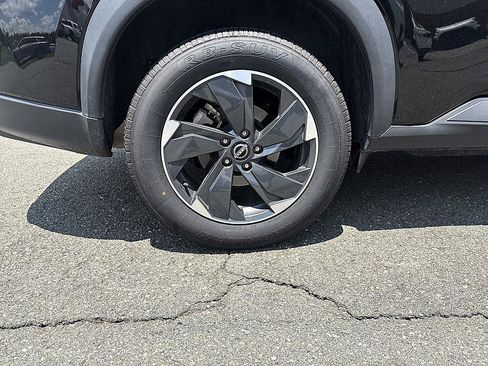Certified 2024 Nissan Rogue SV AWD/4WD image 12
