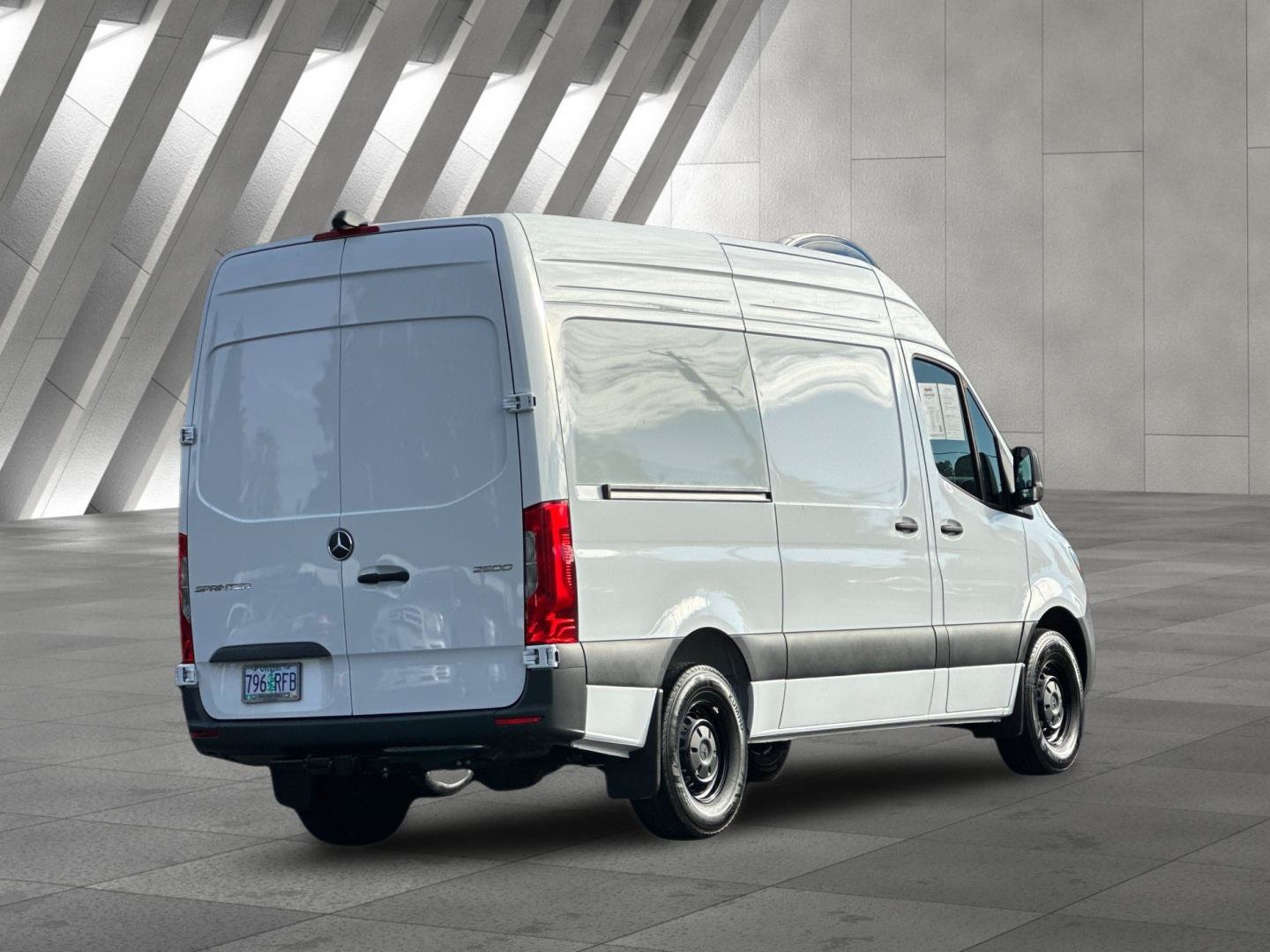 Used 2025 Mercedes-Benz Sprinter 2500 image 4