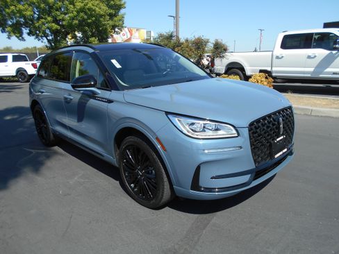Used 2025 Lincoln Corsair Grand Touring w/ Equipment Group 302A AWD/4WD image 6