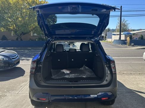 New 2026 Nissan Kicks SR w/ Illumination Package AWD/4WD image 9