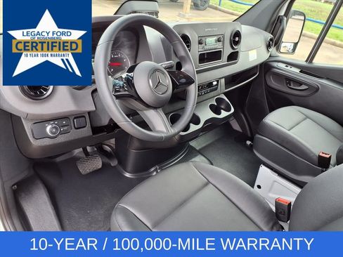 Used 2025 Mercedes-Benz Sprinter 2500 image 24