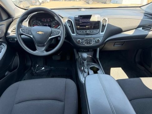 Used 2024 Chevrolet Malibu LT FWD image 9