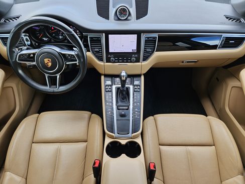 Used 2018 Porsche Macan image 24