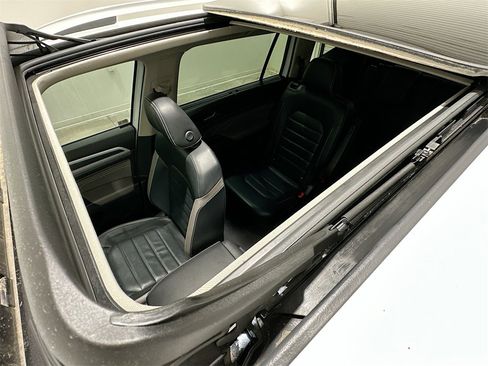 Used 2023 Volkswagen Atlas SEL Premium image 23