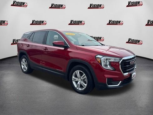 Used 2023 GMC Terrain SLE image 3