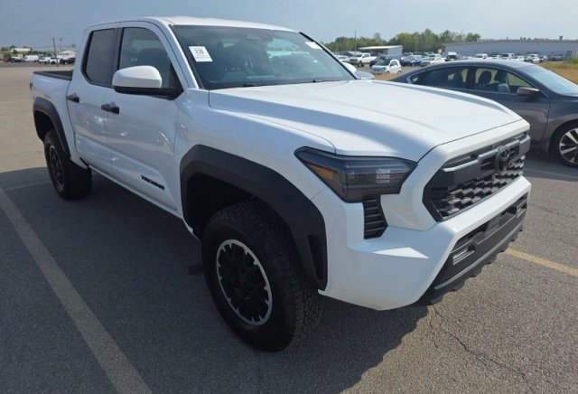 Used 2026 Toyota Tacoma TRD Off-Road AWD/4WD image 3