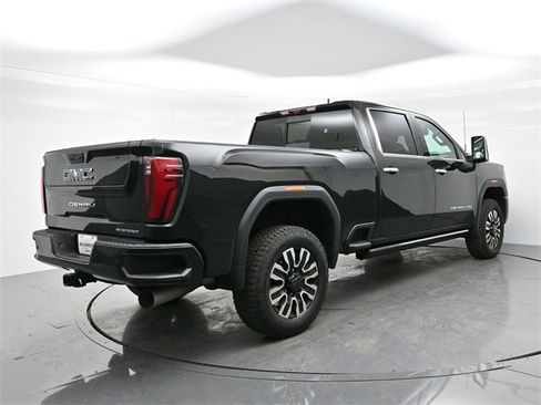 Used 2025 GMC Sierra 2500 Denali Ultimate image 7
