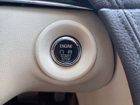 Used 2014 Lincoln MKT FWD image 29