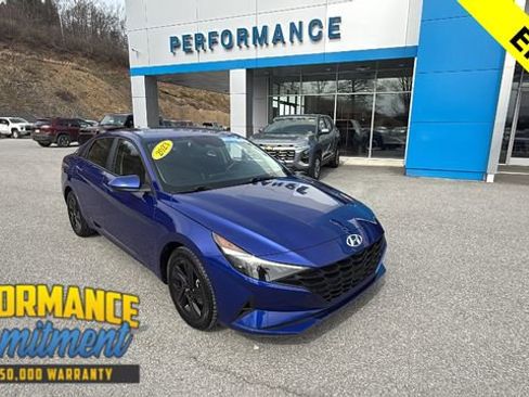 Used 2023 Hyundai Elantra SEL image 1