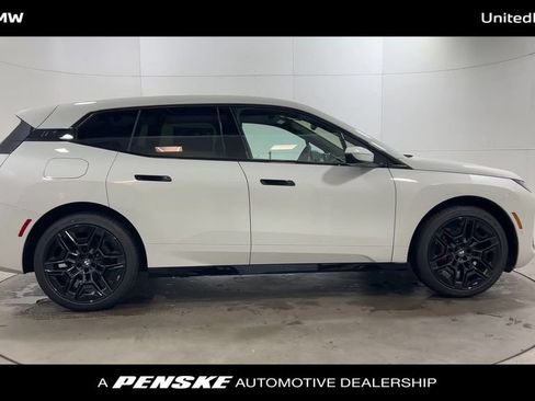 Used 2026 BMW iX xDrive60 w/ M Sport Package AWD/4WD image 9