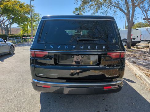 Certified 2022 Jeep Wagoneer Series I image 6