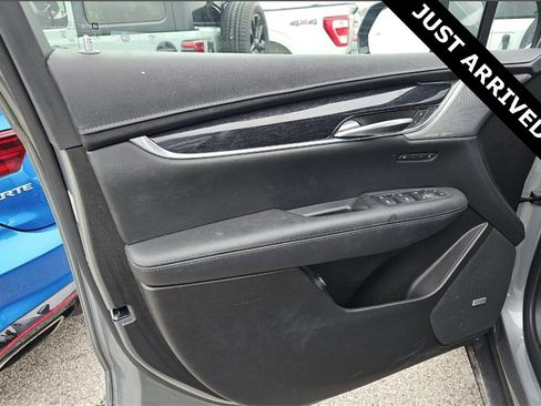 Used 2023 Cadillac XT5 Premium Luxury image 10