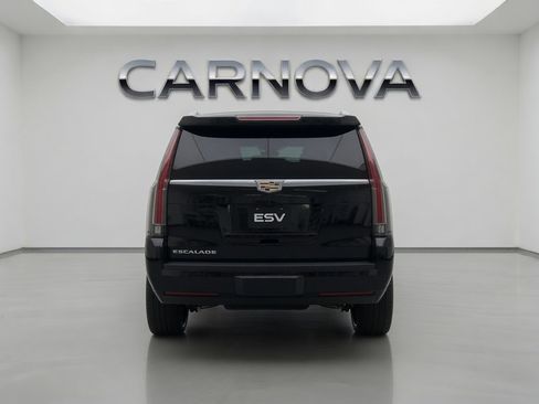 Used 2018 Cadillac Escalade ESV Luxury AWD/4WD image 3