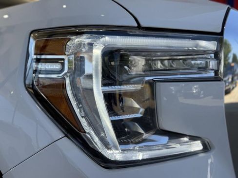 Used 2021 GMC Sierra 1500 SLT w/ SLT Convenience Package image 9