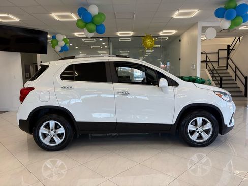 Used 2019 Chevrolet Trax LT w/ LT Convenience Package AWD/4WD image 5