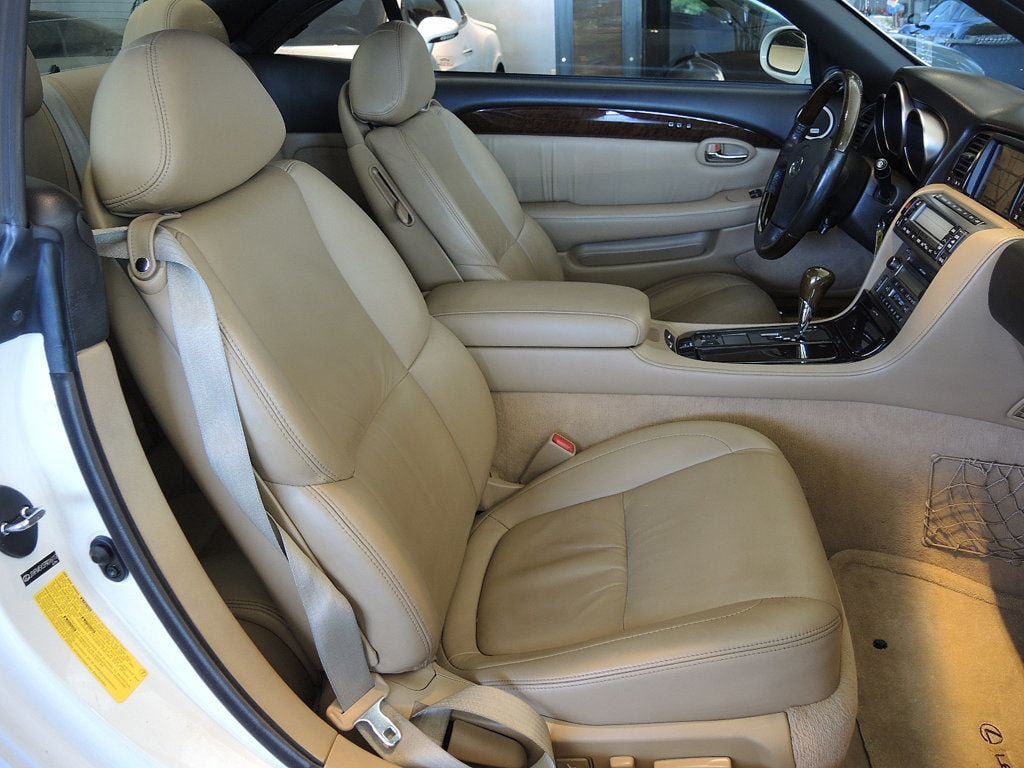 Used 2005 Lexus SC 430 Convertible w/ Preferred Accessory Pkg RWD image 17