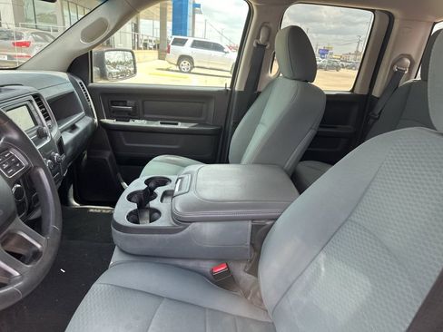 Used 2015 RAM 1500 Express RWD image 2