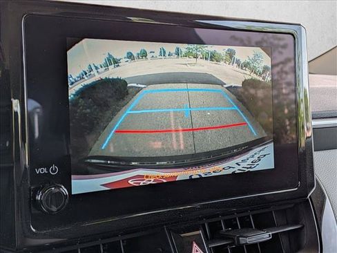 Used 2025 Toyota Corolla LE w/ LE Premium Package FWD image 11