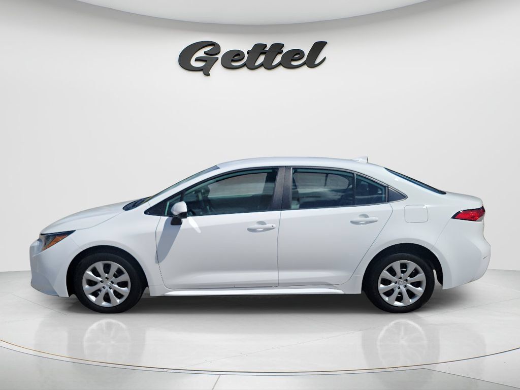 Certified 2025 Toyota Corolla LE FWD image 8
