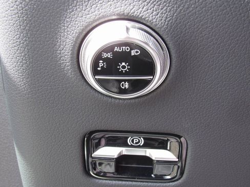 New 2025 Mercedes-Benz GLC 300 4MATIC image 35